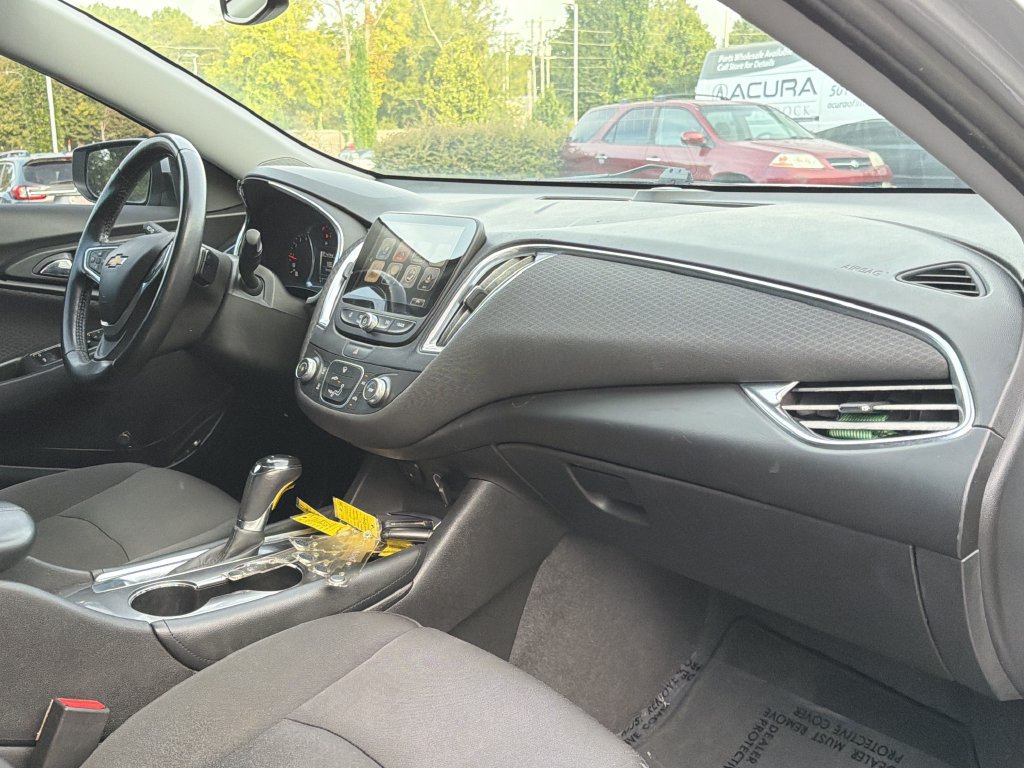 Used 2018 Chevrolet Malibu LT FWD image 18