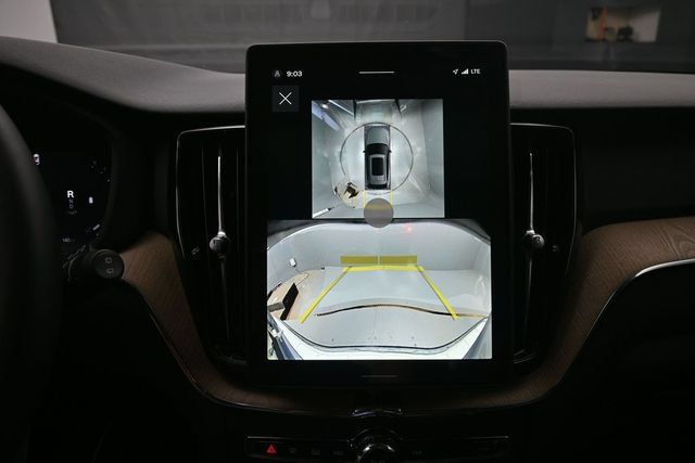 New 2027 Volvo XC60 B5 Plus AWD/4WD image 12