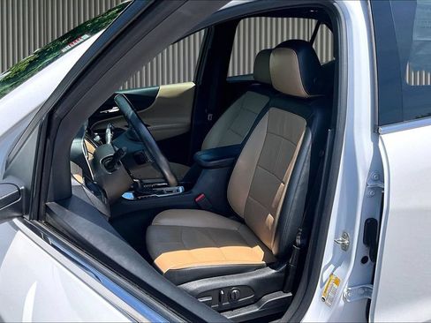 Used 2023 Chevrolet Equinox Premier FWD image 29