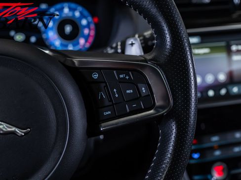 Used 2020 Jaguar F-PACE SVR AWD/4WD image 32