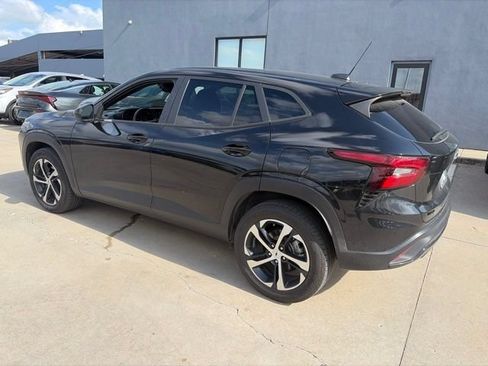Used 2024 Chevrolet Trax RS w/ Driver Confidence Package FWD image 3