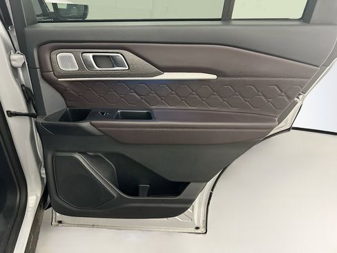 Used 2025 Ford Explorer Platinum w/ LUX Leather Package image 34