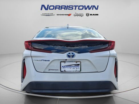 Used 2018 Toyota Prius Prime Premium FWD image 5