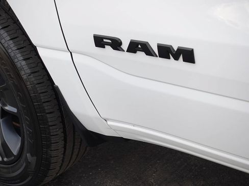Used 2023 RAM 1500 Big Horn AWD/4WD image 12