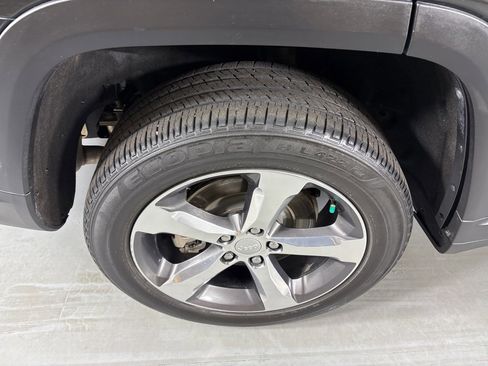 Used 2022 Jeep Grand Cherokee L Limited image 10