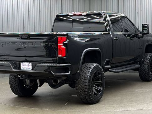 Used 2025 Chevrolet Silverado 2500 LTZ w/ Trail Boss Package AWD/4WD image 5