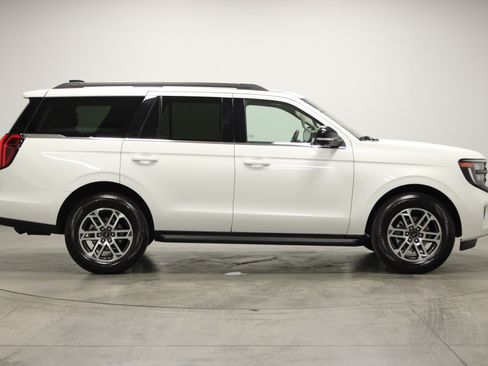 Used 2025 Ford Expedition Active image 10