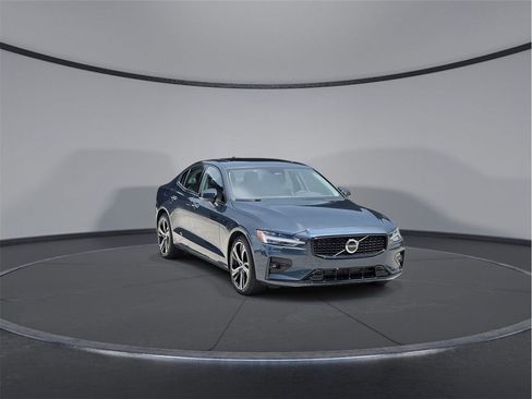Used 2024 Volvo S60 B5 Core AWD/4WD image 3
