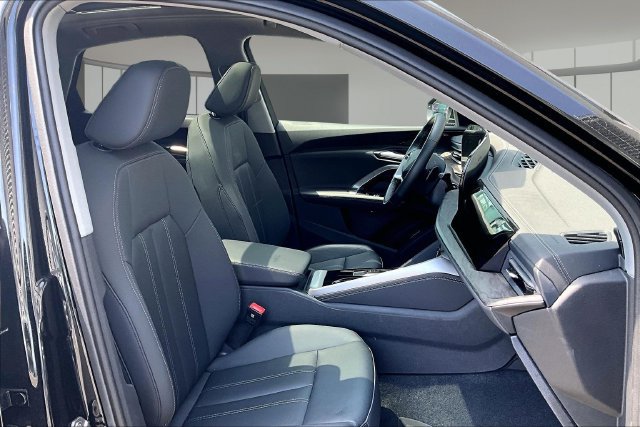 Used 2025 Audi Q5 Premium w/ Convenience Package AWD/4WD image 29