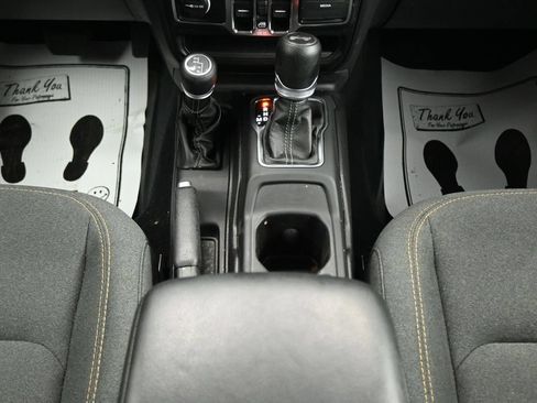 Used 2024 Jeep Wrangler Unlimited Sport AWD/4WD image 20