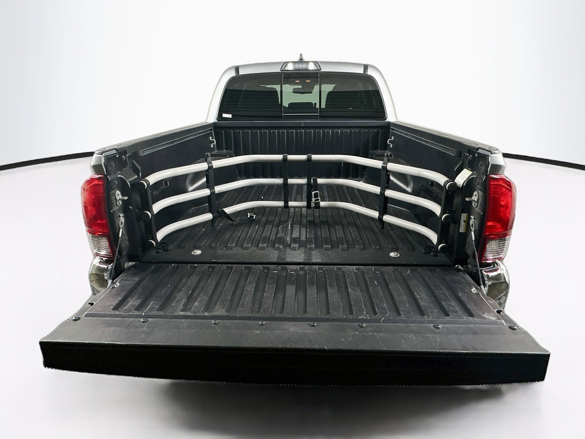 Used 2019 Toyota Tacoma SR5 RWD image 26