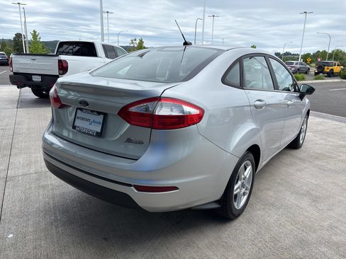 Used 2018 Ford Fiesta SE FWD image 5