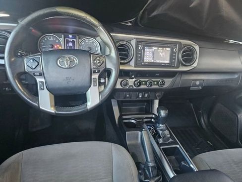 Used 2018 Toyota Tacoma SR5 image 32