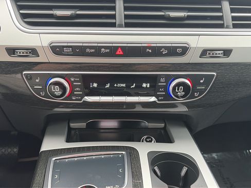 Used 2019 Audi Q7 2.0T Premium Plus AWD/4WD image 17
