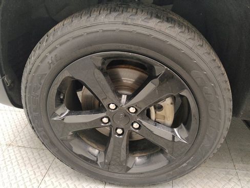 Used 2021 Jeep Grand Cherokee L Laredo image 31