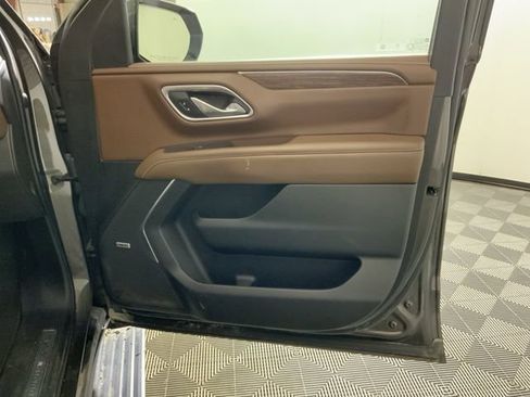 Used 2021 Chevrolet Suburban High Country w/ Premium Package image 37
