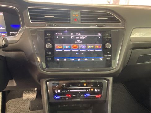 Used 2022 Volkswagen Tiguan SE image 28