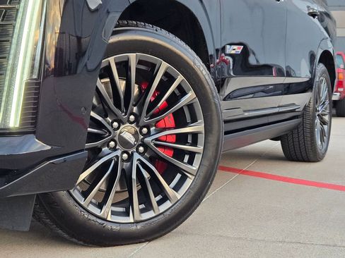 Used 2023 Cadillac Escalade V image 8