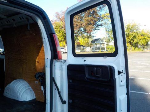 Used 2012 Chevrolet Express 3500 image 6