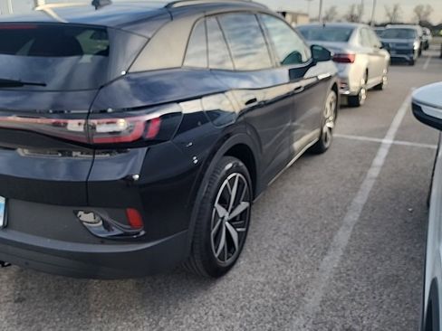 Used 2023 Volkswagen ID.4 Pro S image 3