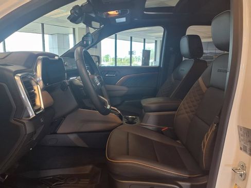 Certified 2025 GMC Canyon Denali AWD/4WD image 16