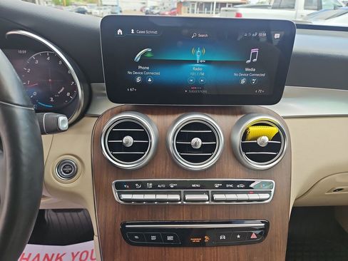 Used 2021 Mercedes-Benz GLC 300 4MATIC image 19