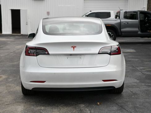 Used 2022 Tesla Model 3 Standard Range Plus image 5
