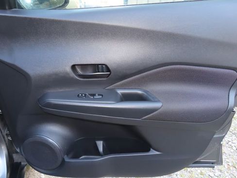 Used 2020 Nissan Kicks S image 34