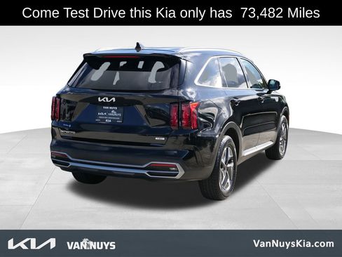 Used 2023 Kia Sorento EX image 3