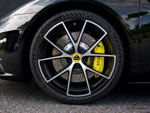 Used 2025 Lotus Emira image 9