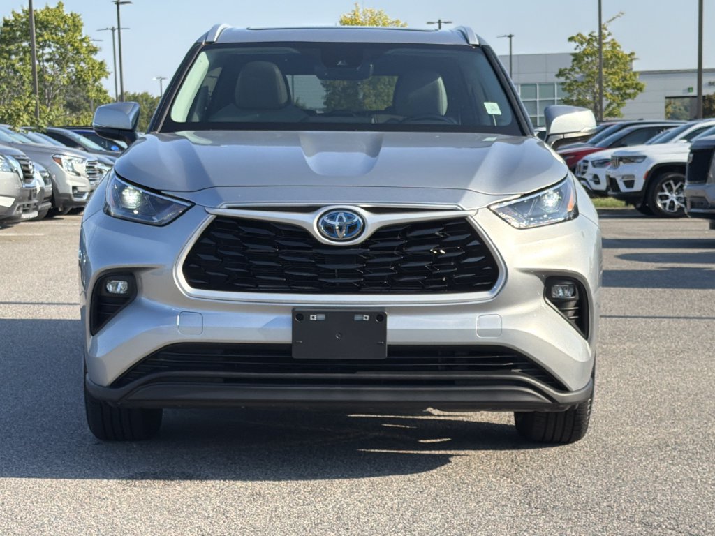 Used 2023 Toyota Highlander XLE AWD/4WD image 8