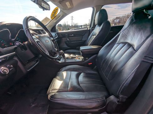 Used 2017 Chevrolet Traverse LT AWD/4WD image 18