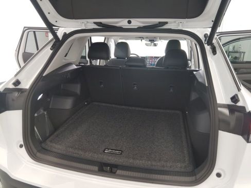New 2026 Volkswagen Tiguan SE AWD/4WD image 17