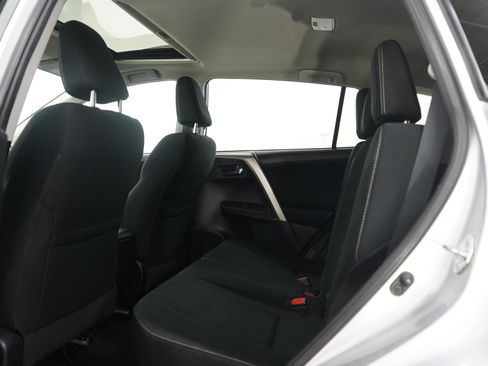 Used 2015 Toyota RAV4 XLE AWD/4WD image 17