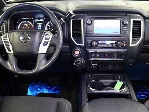 Used 2018 Nissan Titan SV w/ SV Convenience Package AWD/4WD image 13