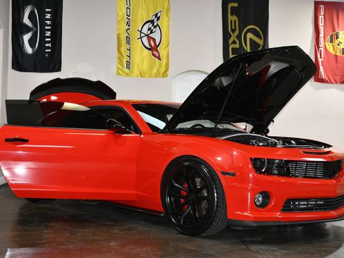 Used 2013 Chevrolet Camaro SS w/ SS Performance Package image 89