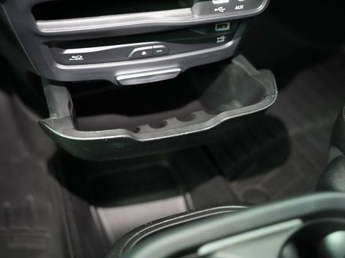 Used 2019 Chrysler Pacifica Limited w/ Advanced Safetytec Group image 30