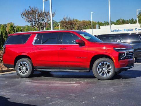 New 2026 Chevrolet Suburban LT w/ Comfort Package image 3