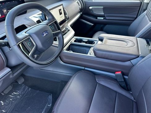 New 2025 Ford Expedition Max Platinum w/ Platinum Ultimate Package image 10