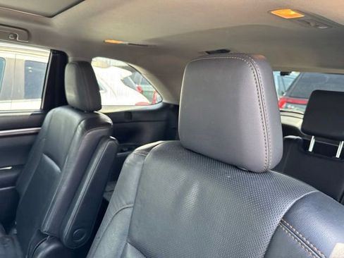 Used 2014 Toyota Highlander Limited Platinum AWD/4WD image 12