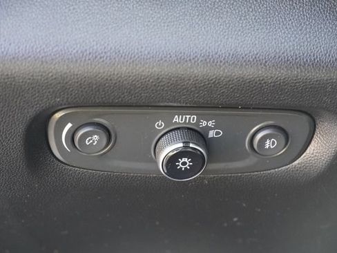 Used 2018 Chevrolet Traverse LT FWD image 25