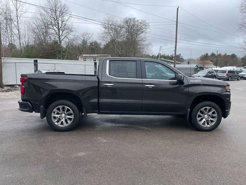 Used 2022 Chevrolet Silverado 1500 High Country w/ Z71 Off-Road Package AWD/4WD image 4