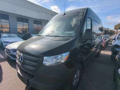 Used 2025 Mercedes-Benz Sprinter 2500 image 19