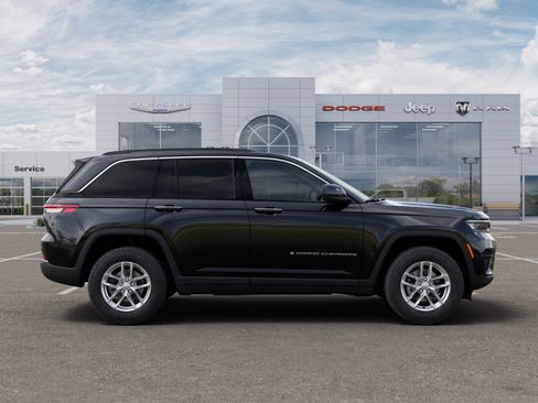 New 2025 Jeep Grand Cherokee Laredo X w/ Luxury Tech Group I AWD/4WD image 33