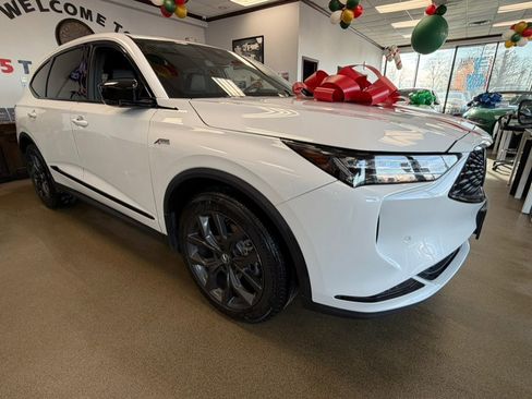 Used 2023 Acura MDX A-Spec image 13
