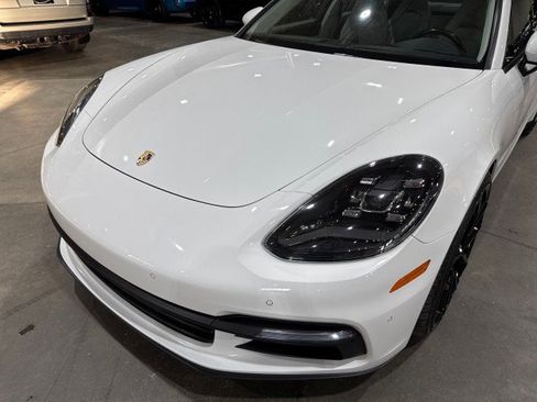 Used 2017 Porsche Panamera image 31