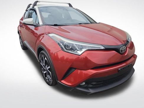 Used 2018 Toyota C-HR XLE FWD image 13
