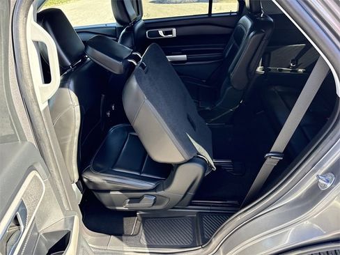 Used 2022 Ford Explorer XLT w/ Equipment Group 202A image 11