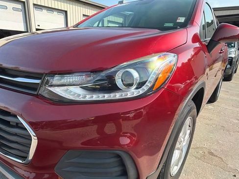 Used 2022 Chevrolet Trax LT w/ Driver Confidence Package AWD/4WD image 9