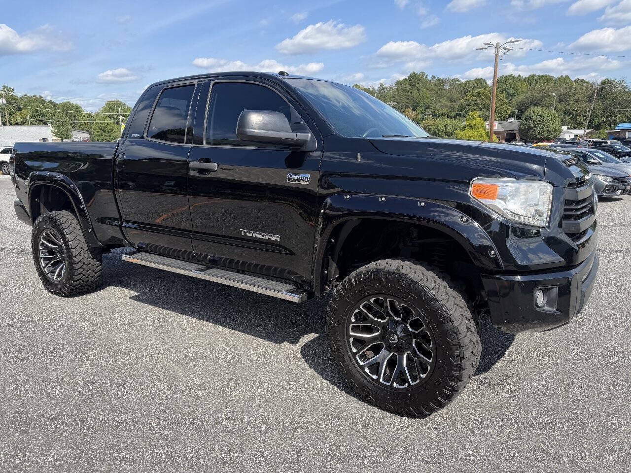 Used 2014 Toyota Tundra SR5 w/ TRD Off Road Package AWD/4WD image 5